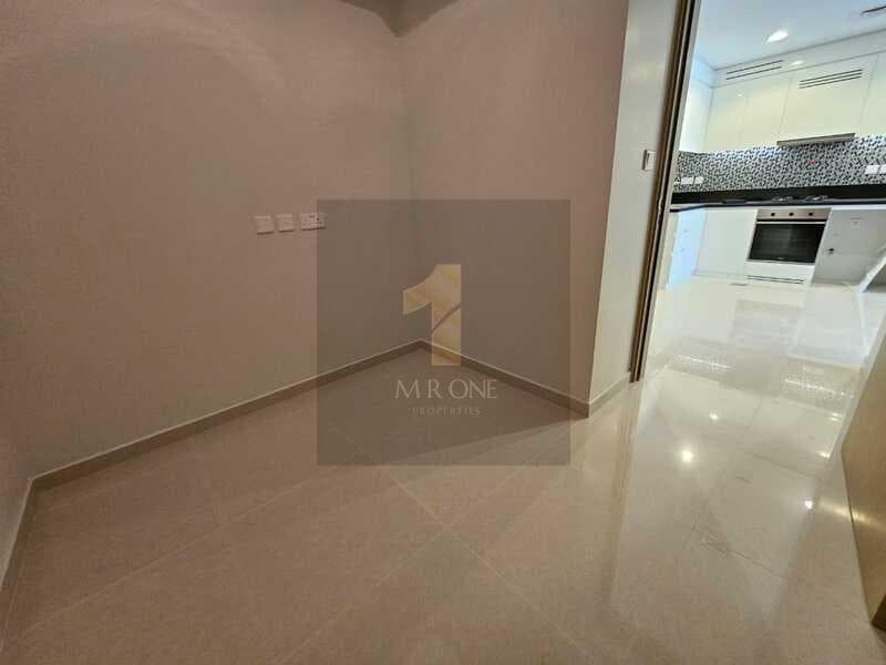 Unfurnished 2BR | High Floor | Pool and Sea View