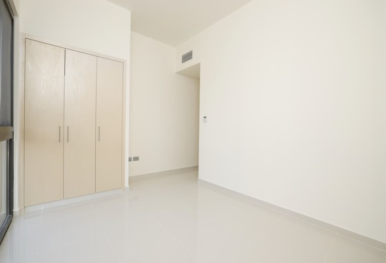 Genuine | Single Row | Corner Unit | Ready to Move