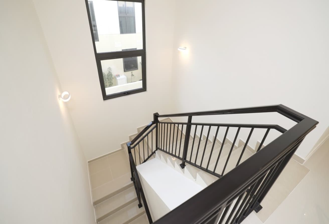 Genuine | Single Row | Corner Unit | Ready to Move - View 3