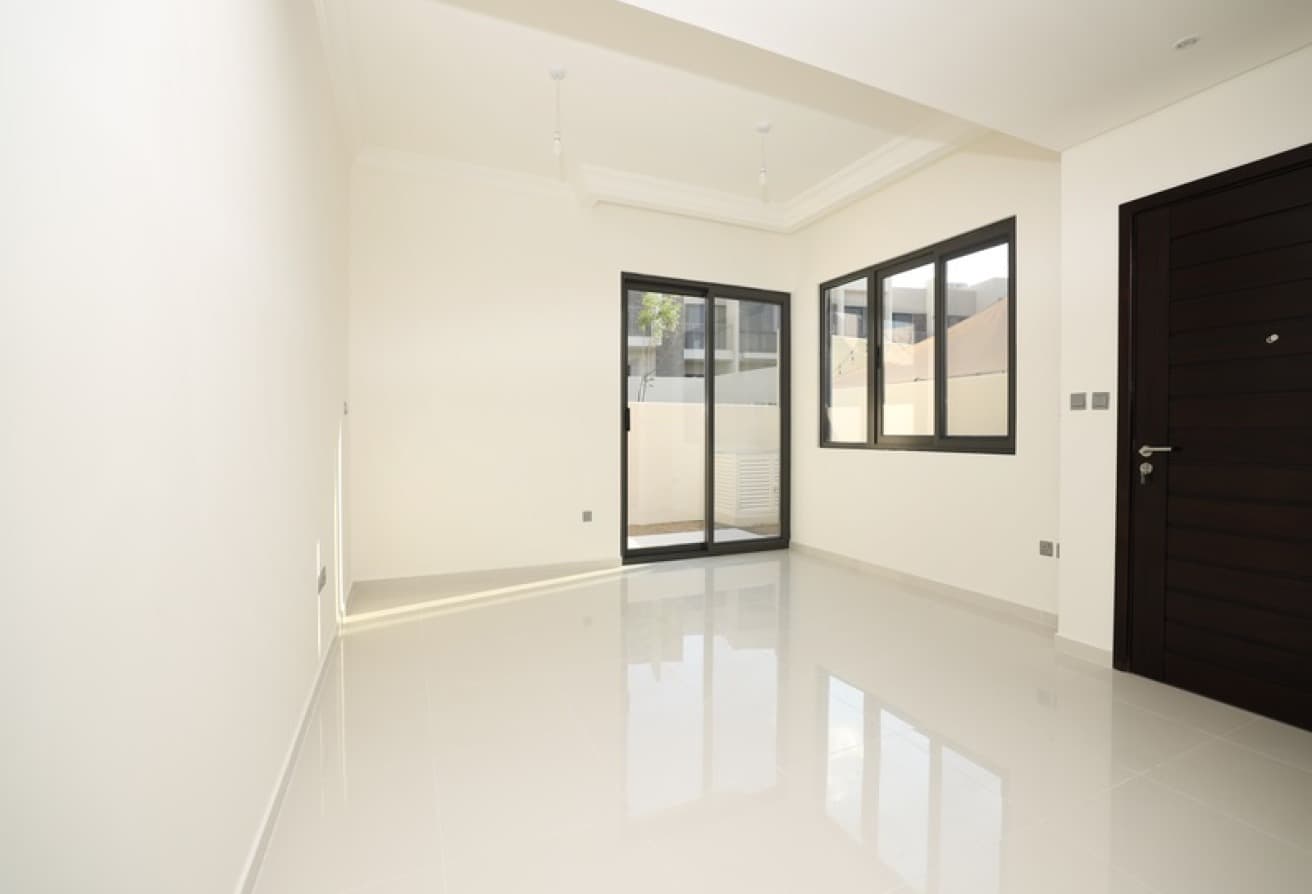 Genuine | Single Row | Corner Unit | Ready to Move - View 2