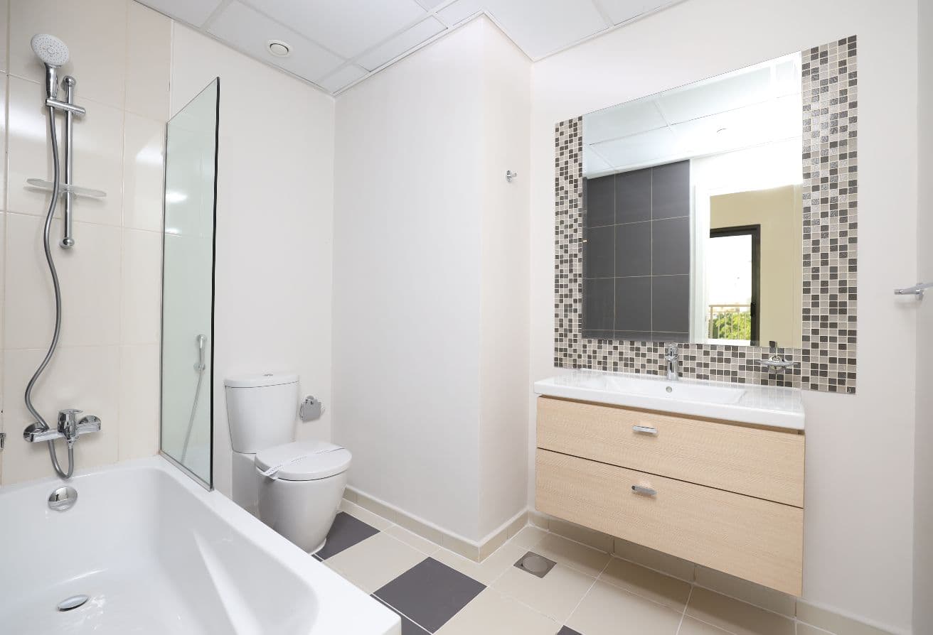 Single Row| Park behind | Next to Community Centre