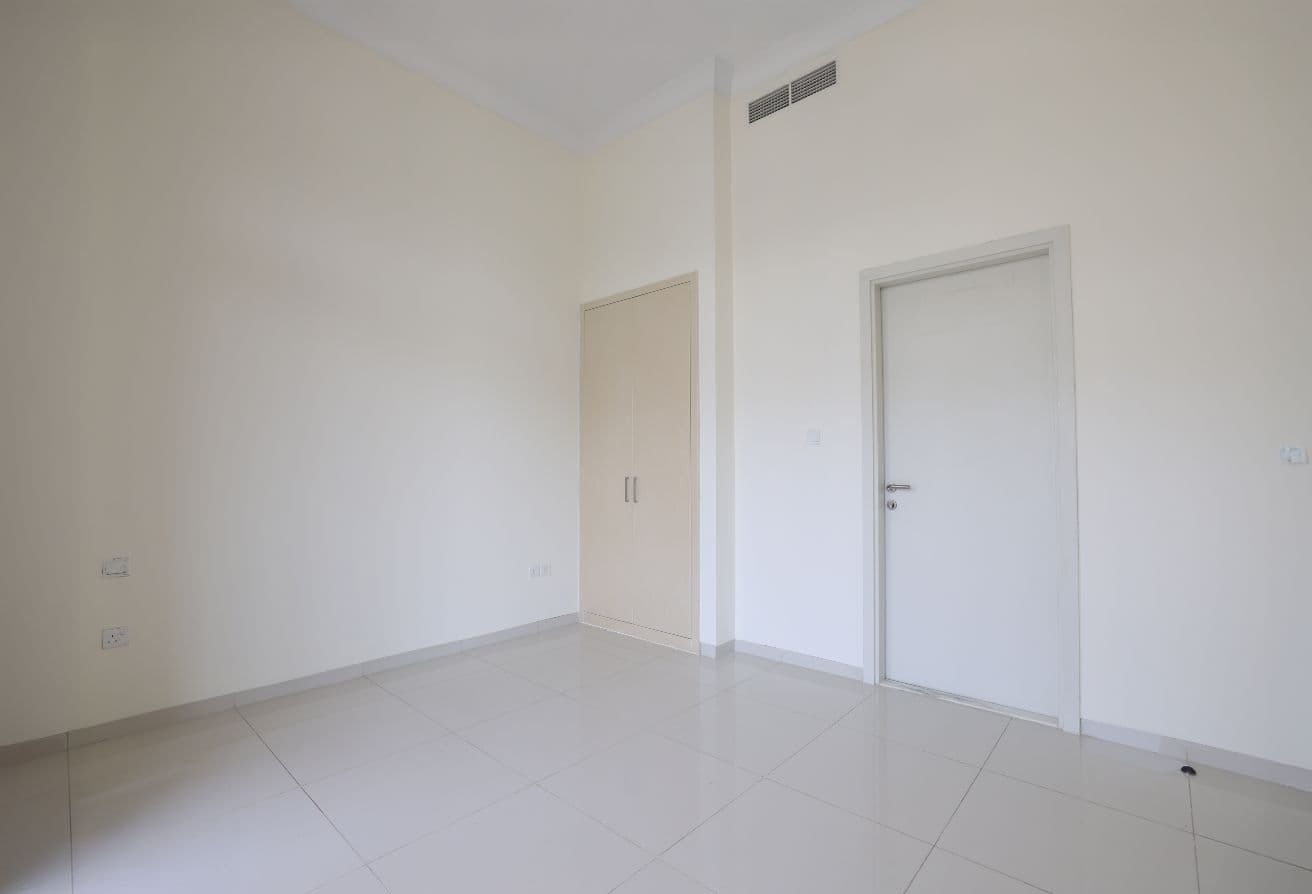 Spacious | Golf Community | High ROI