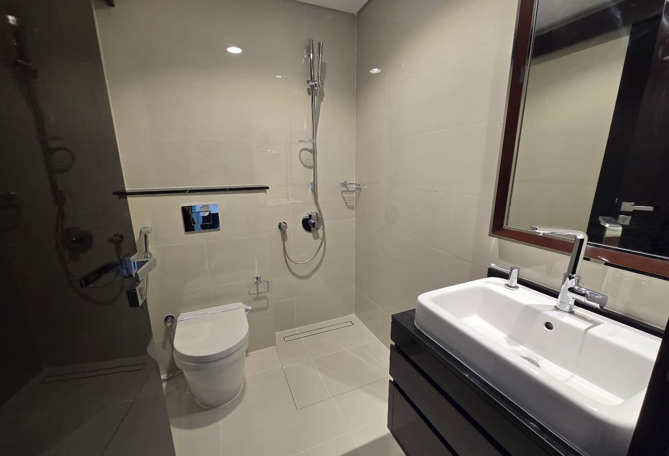 Vacant | Spacious | Prim Location