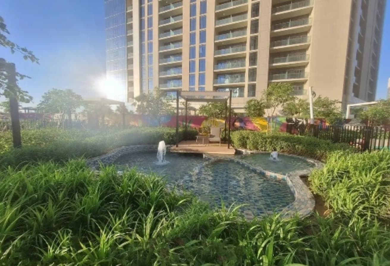 Sea View | Premium location | Vacant | Modern