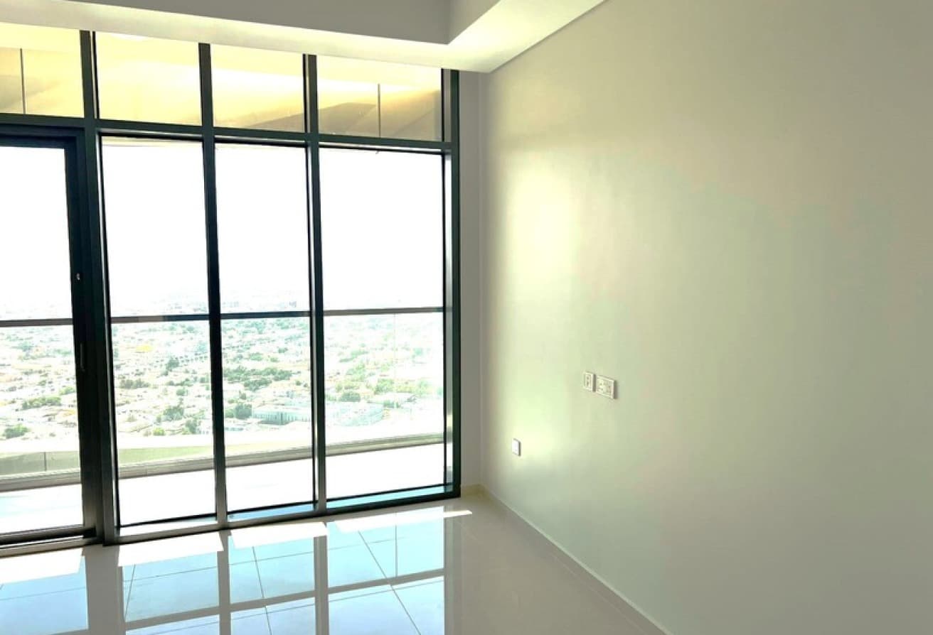 Sea View | Premium location | Vacant | Modern - View 2
