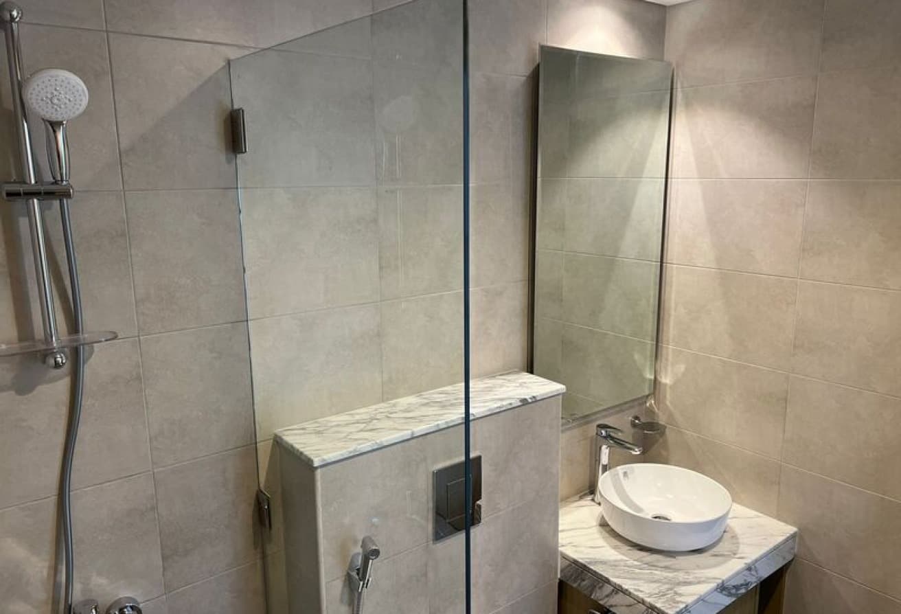Sea View | Premium location | Vacant | Modern