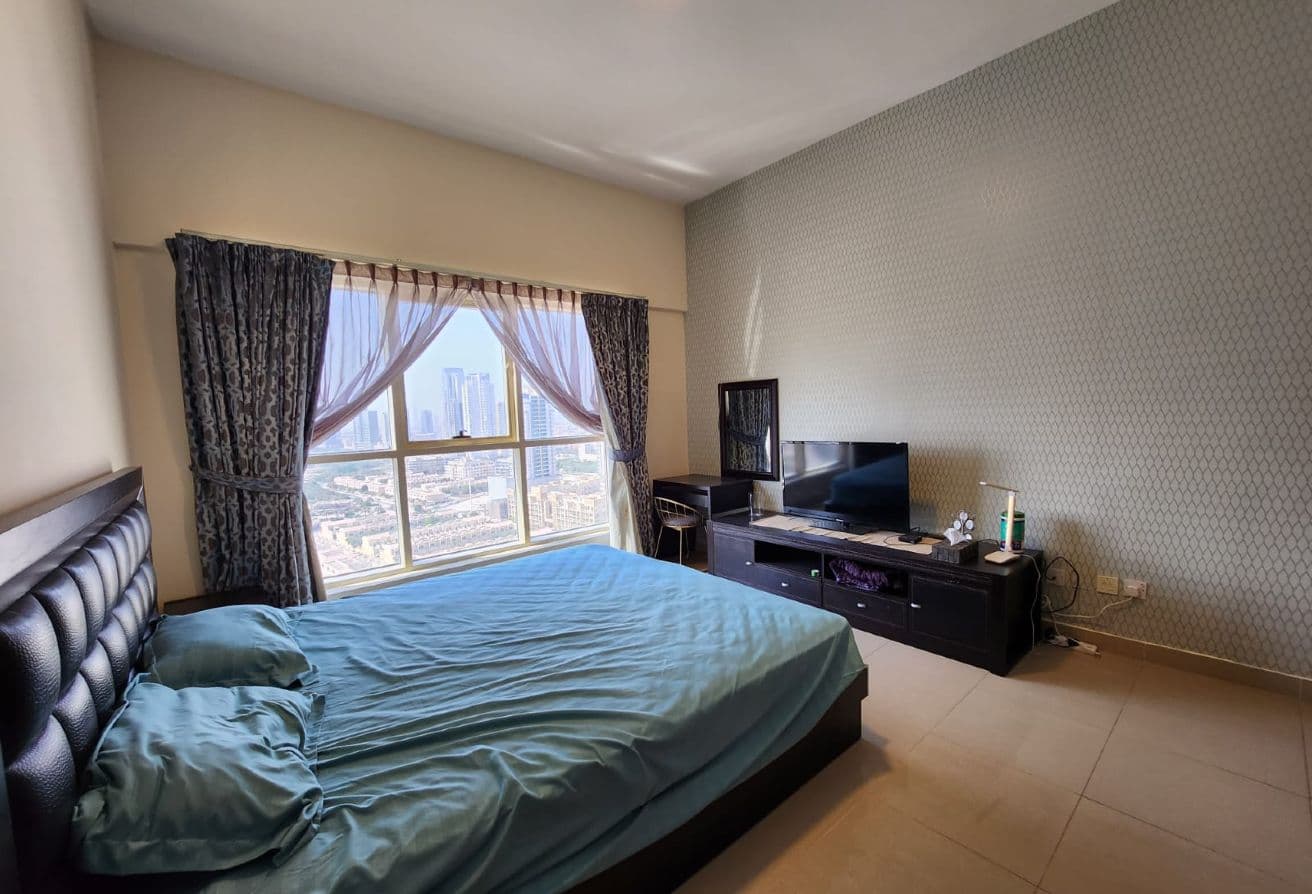 Luxury | Fully Furnished | Prime Location | Modern - View 3