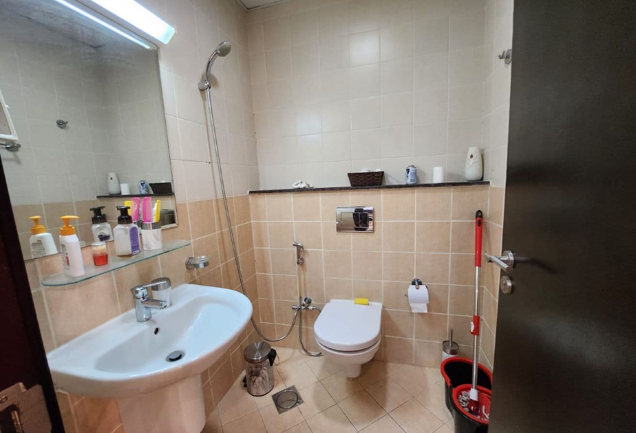 Luxury | Fully Furnished | Prime Location | Modern - View 4