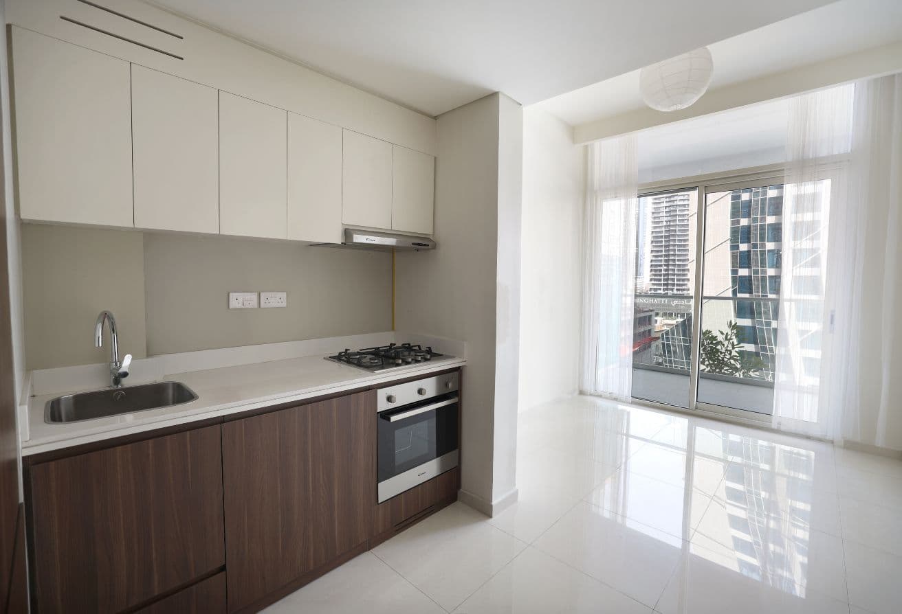 Business Bay | Well-Maintained | Vacant - View 2