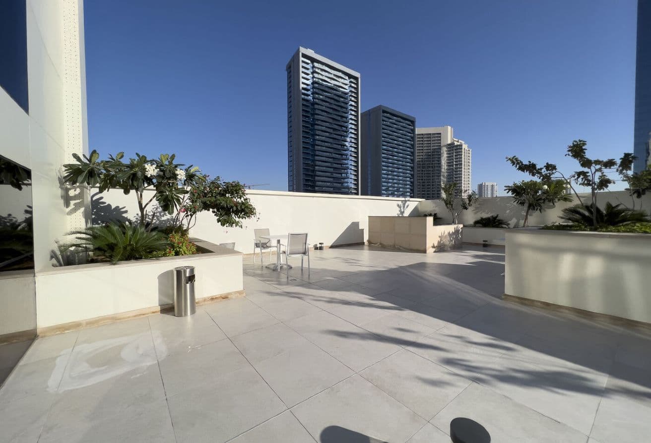 Park Facing | High Floor | Generous Size | VOT
