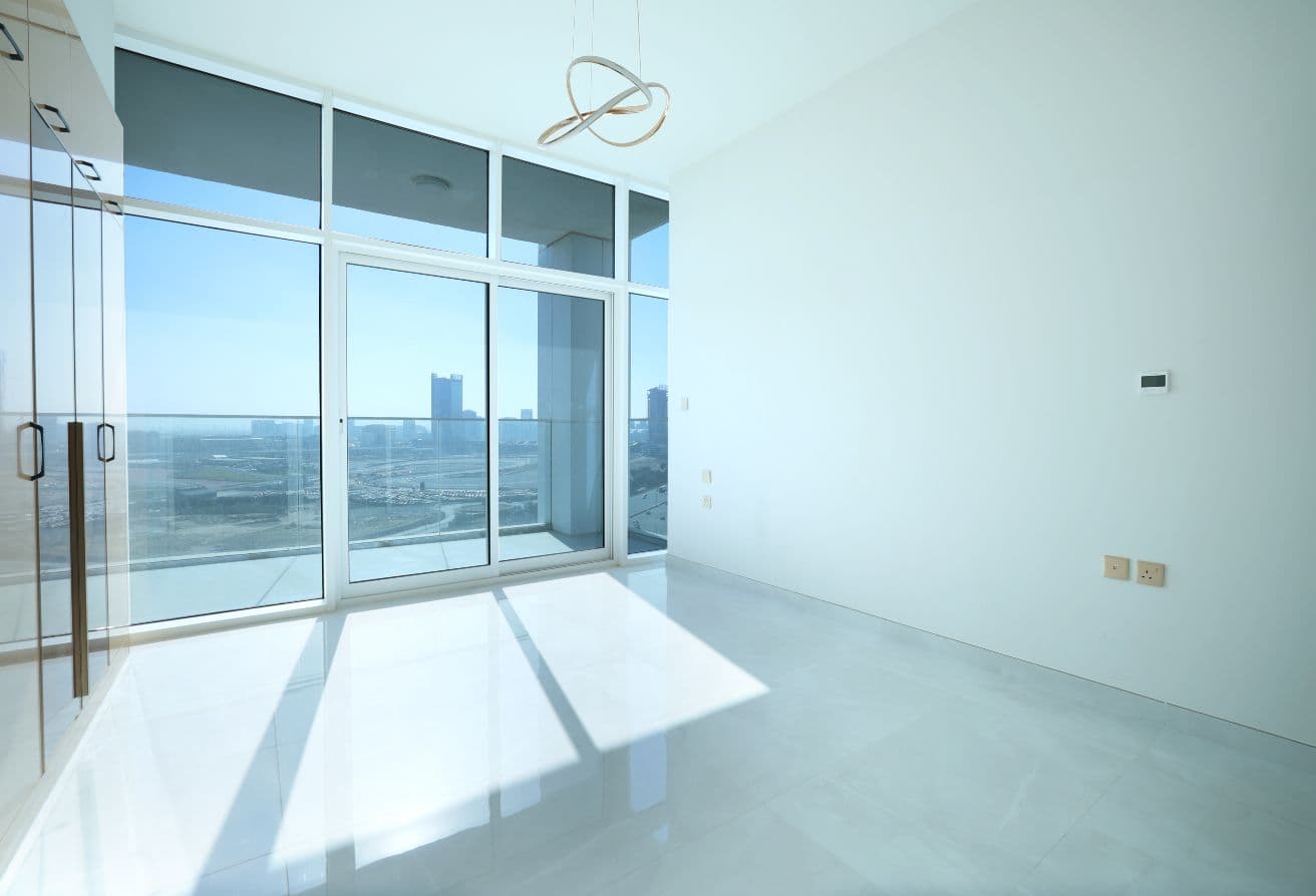 Ready | Spacious Layout | Prime Arjan Location