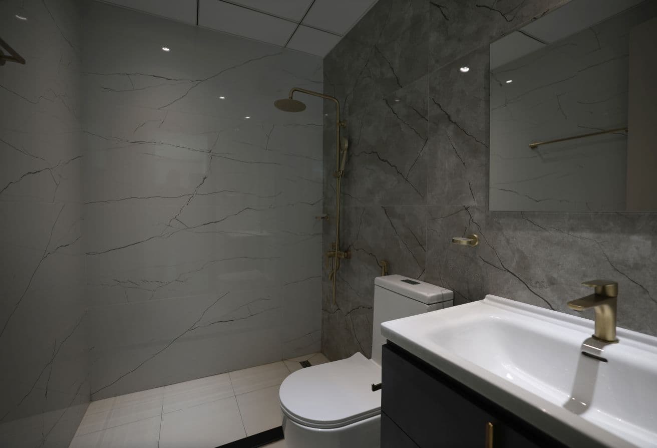 Ready | Spacious Layout | Prime Arjan Location