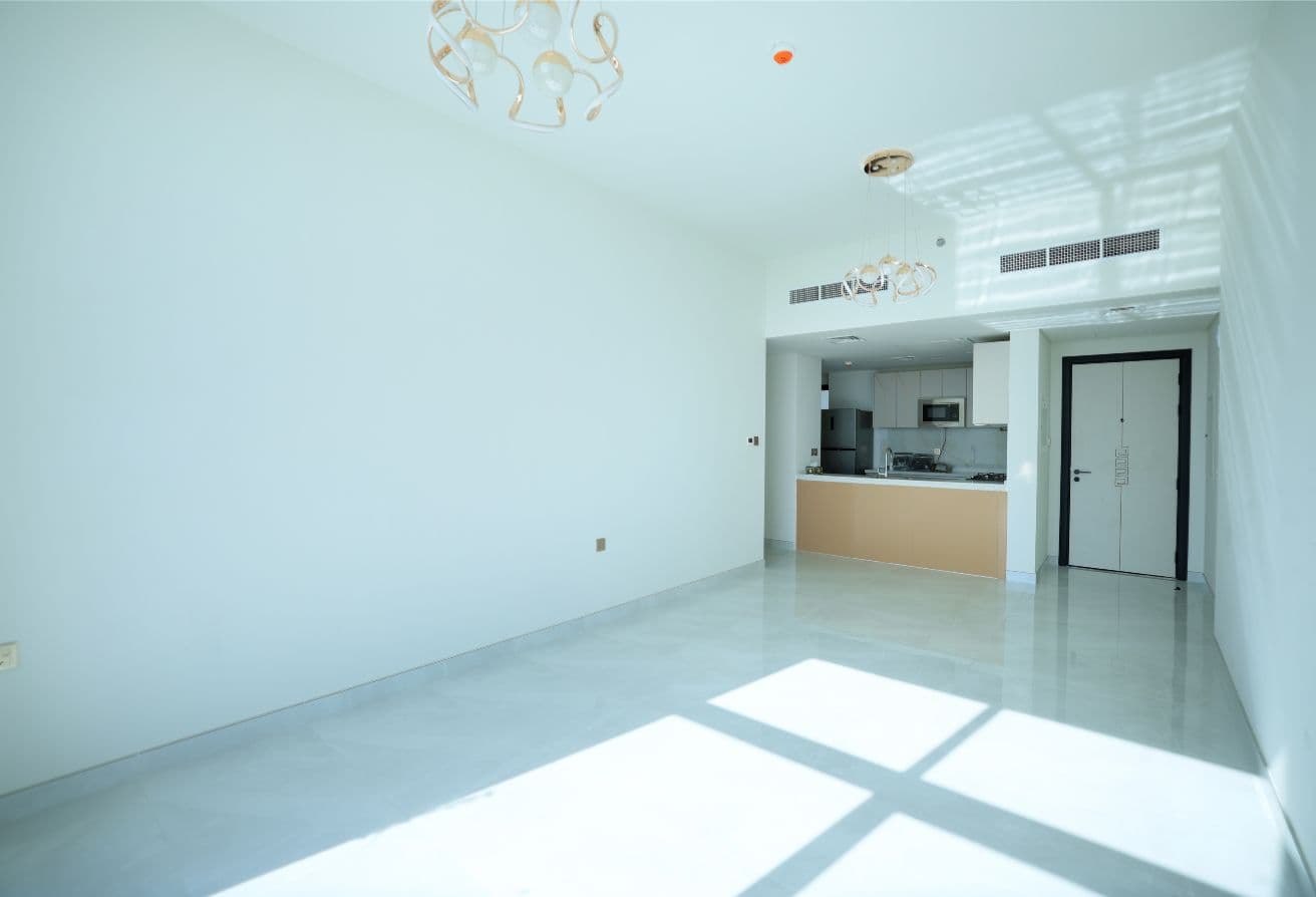 Ready | Spacious Layout | Prime Arjan Location - View 4