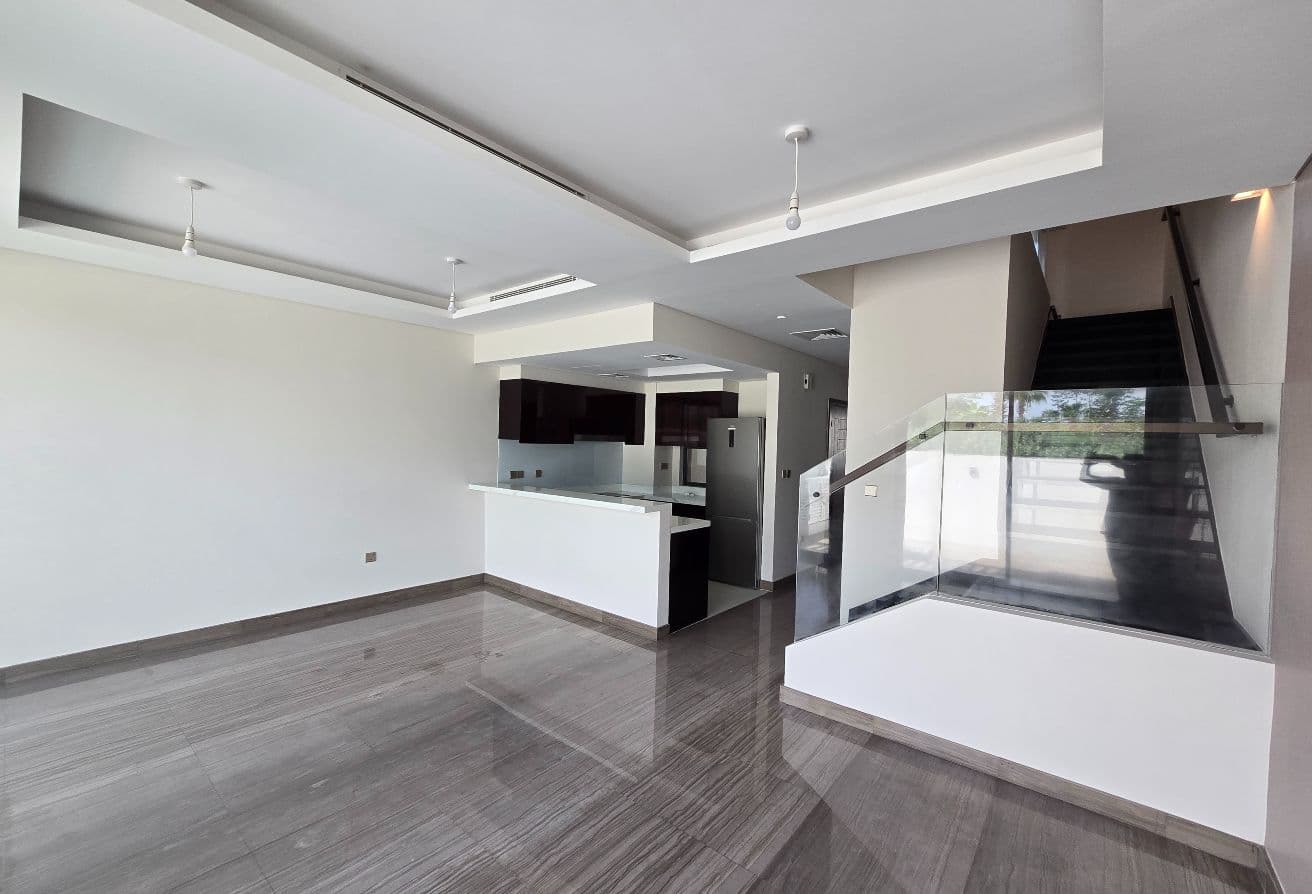 Vacant | Spacious | Prim Location