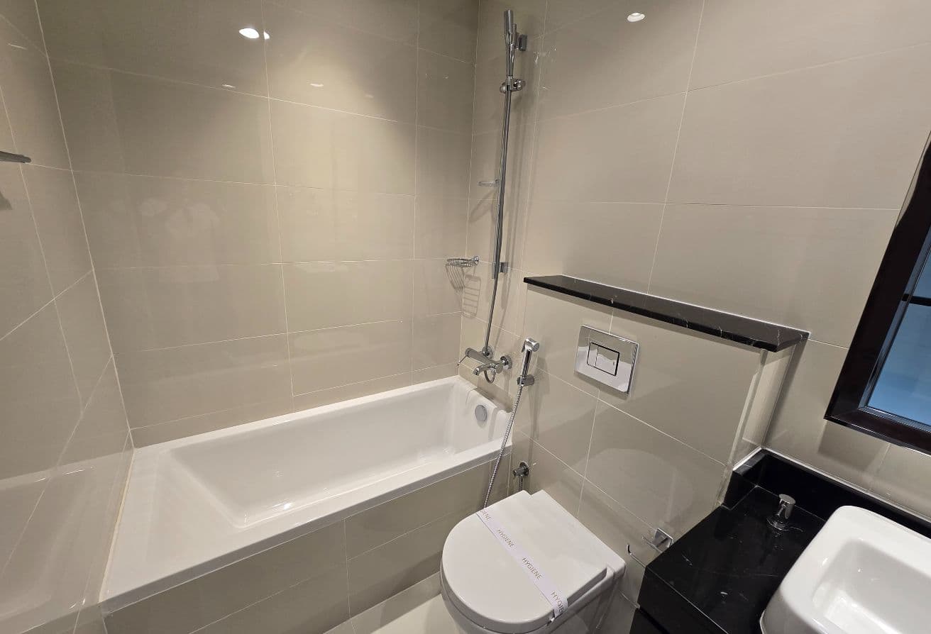 Vacant | Spacious | Prim Location