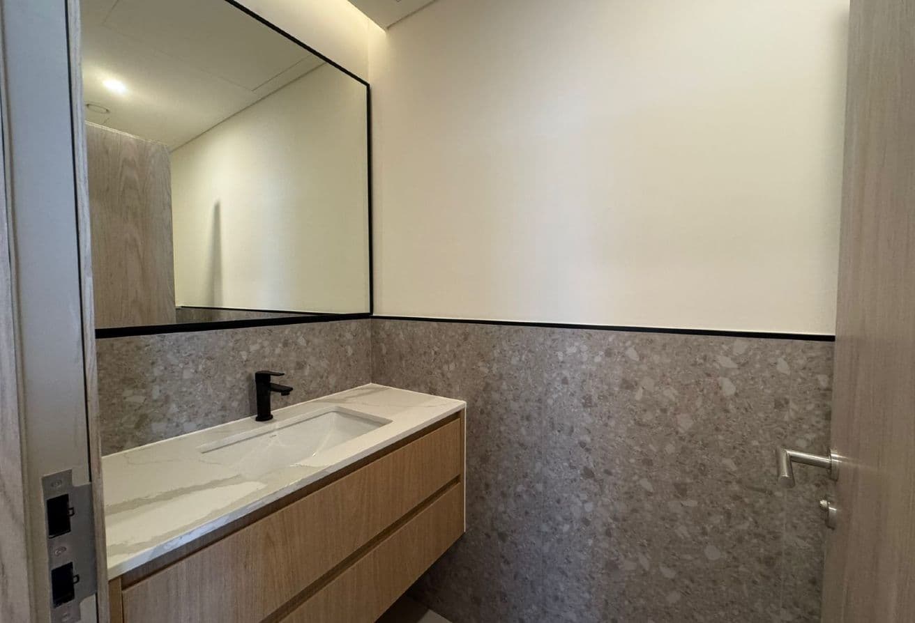 Brand New | High Floor | Park View