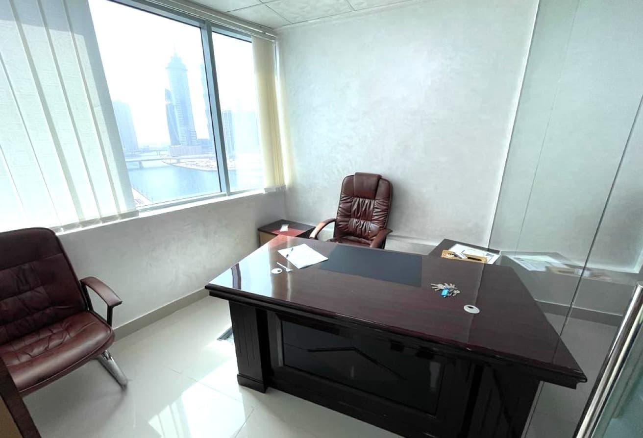 Canal View | Spacious | Prime Location