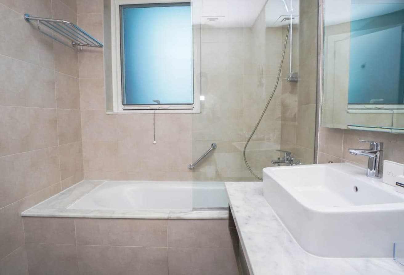 Canal Facing | Luxury Living | Prime Location