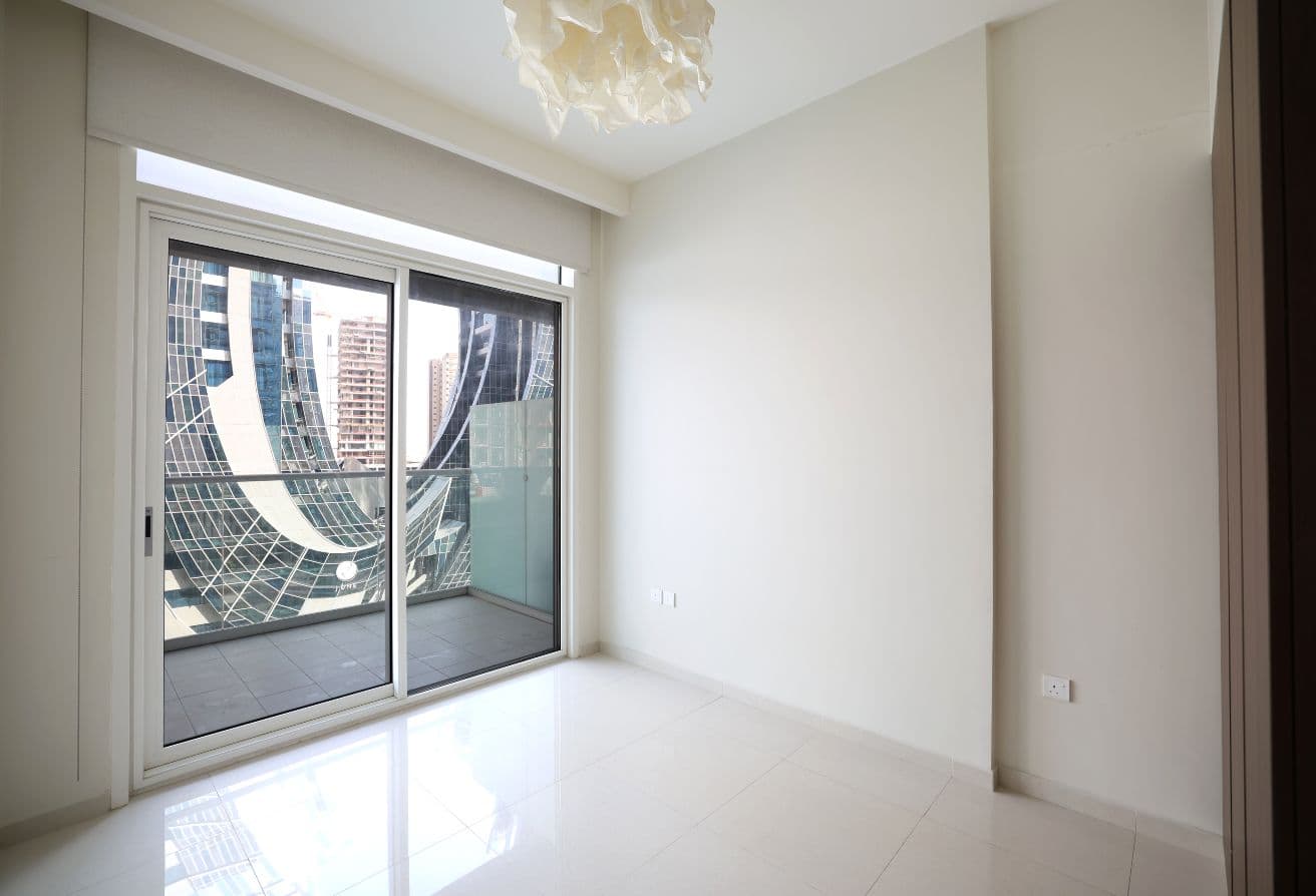 Business Bay | Well-Maintained | Vacant - View 4