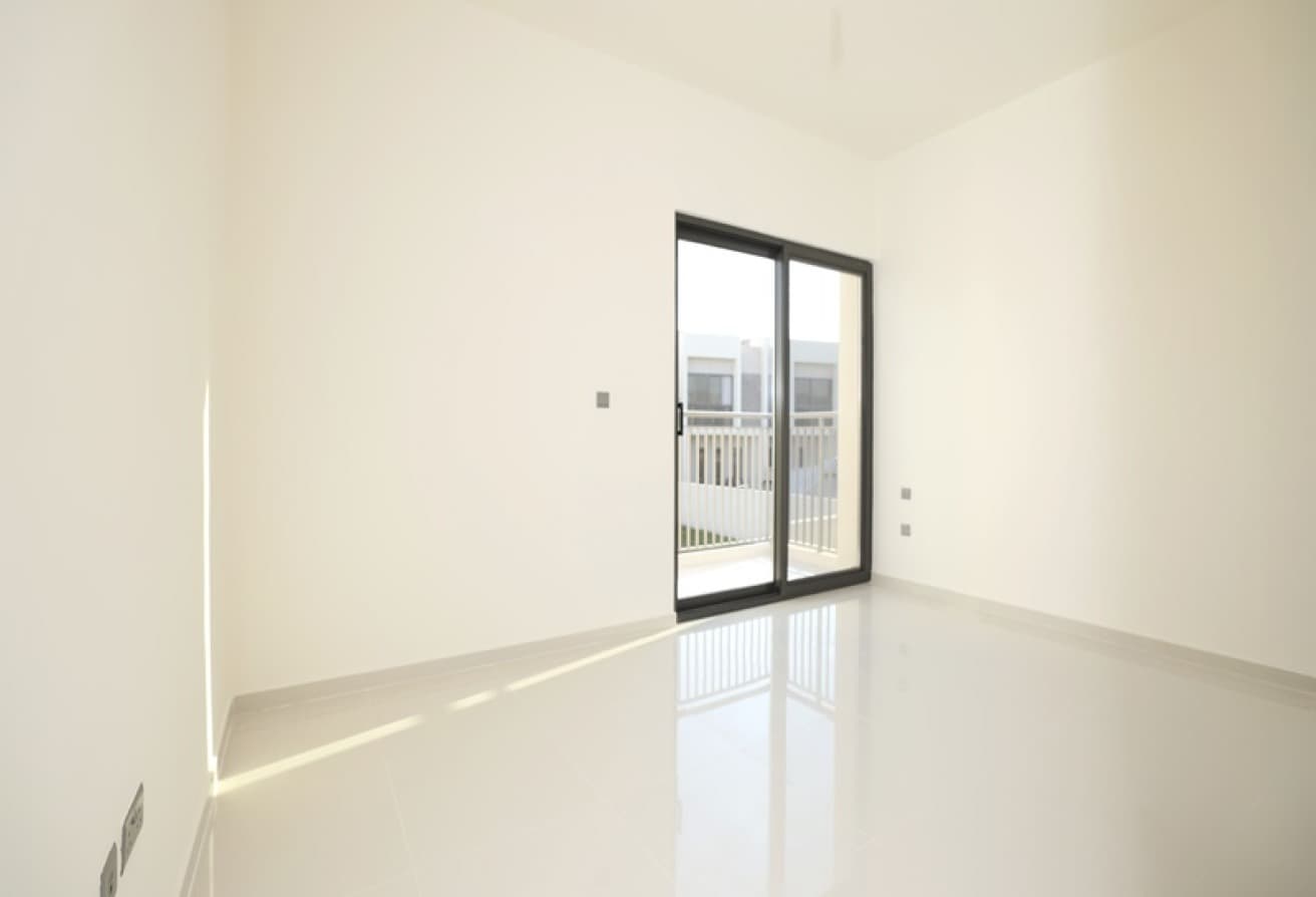 Genuine Listing | Single Row | Corner Unit |Vacant