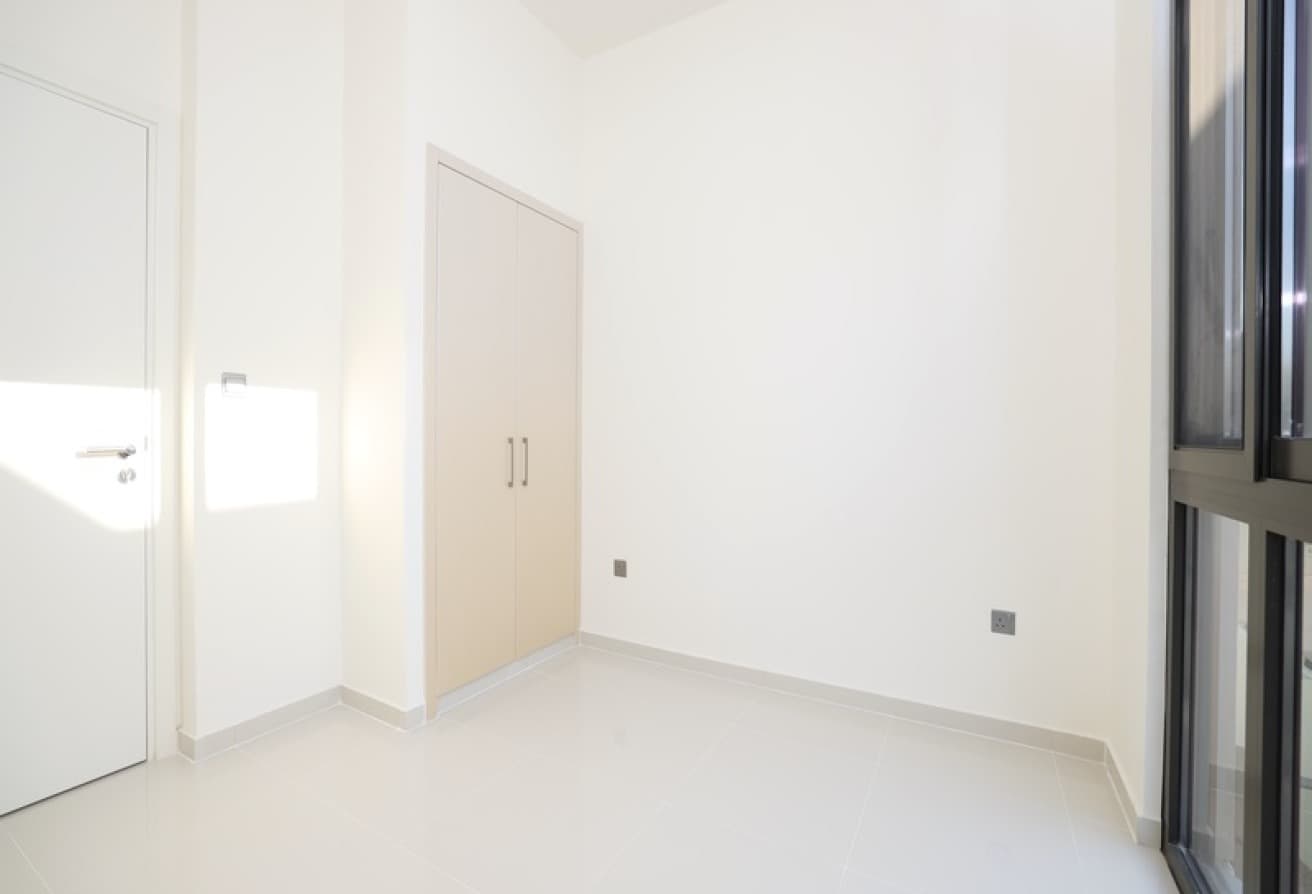 Genuine Listing | Single Row | Corner Unit |Vacant