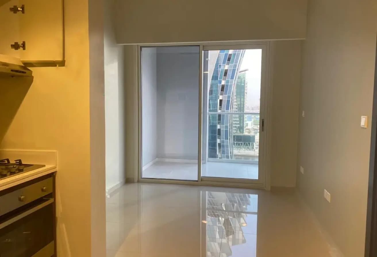 Business Bay | Well-Maintained | Vacant - View 2