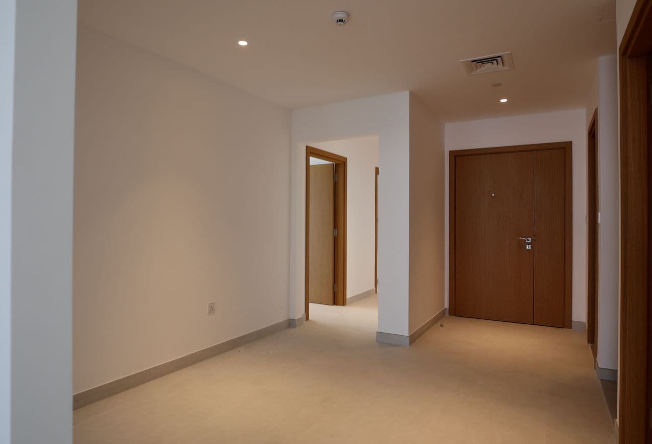 Spacious | Prime Location | Lake View