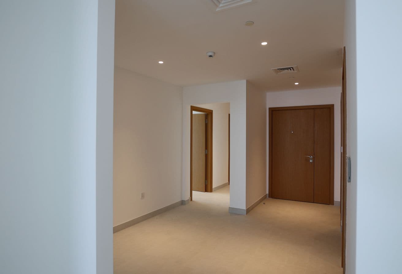 Spacious | Prime Location | Lake View
