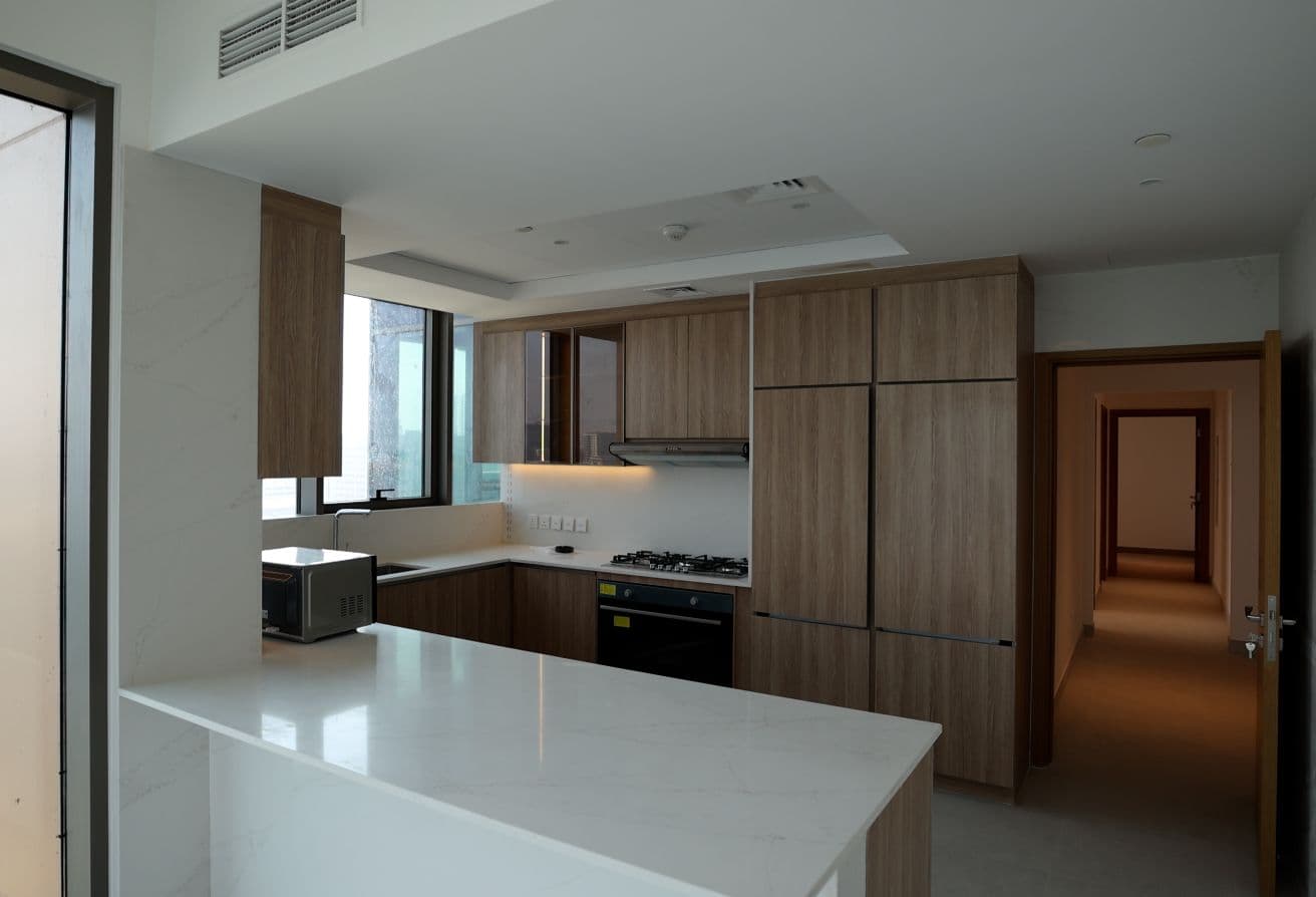 Spacious | Prime Location | Lake View - View 3